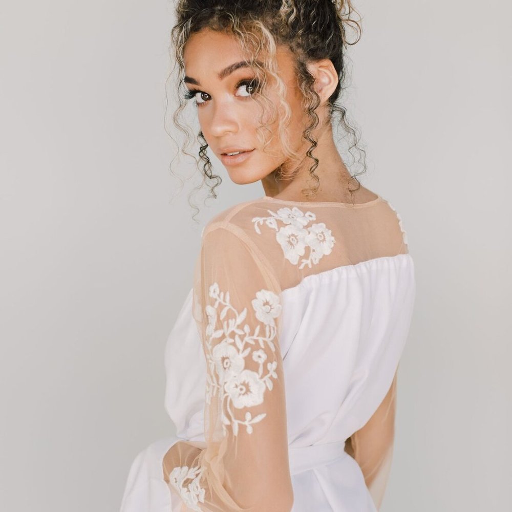 Hildy Robe White View 2